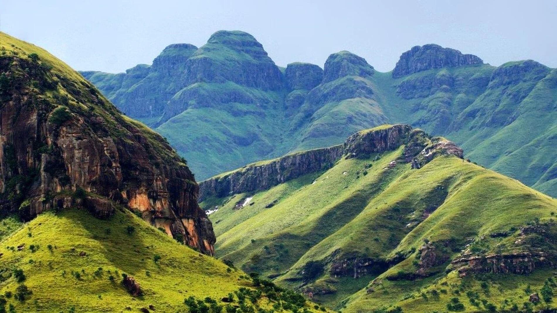 landscape view of drakensberg mountains kwazulu natal jpg.16657697